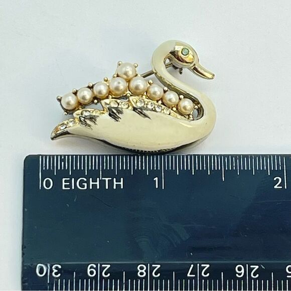 Vintage Coro Swan Brooch | Enamel Paint Rhinestone  Pearl Inlay Bird Pin Jewelry - Picture 12 of 13